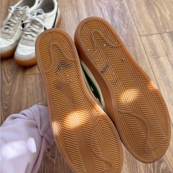 Nike - Picture 4 of 8